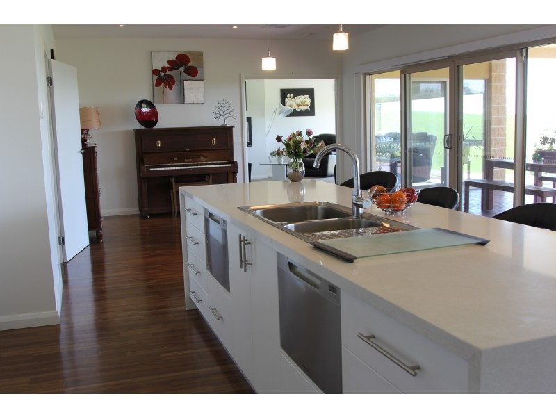 21 South Road, Loch VIC 3945