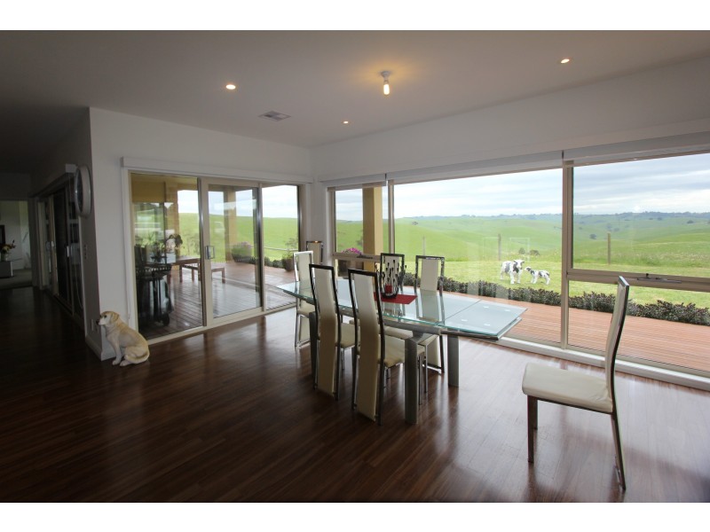 21 South Road, Loch VIC 3945