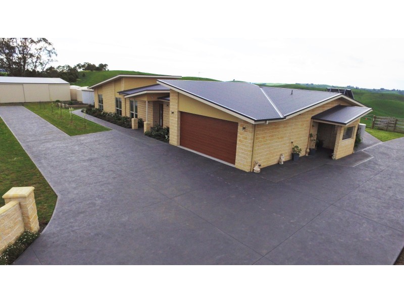 21 South Road, Loch VIC 3945