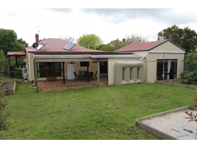 11 Gordon Street, Korumburra VIC 3950