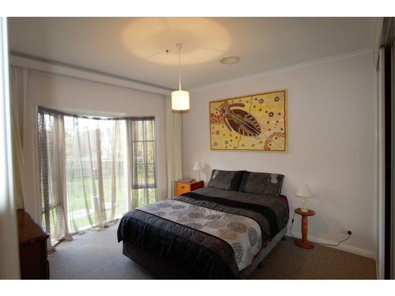 UNDER  CONTRACT, Korumburra VIC 3950