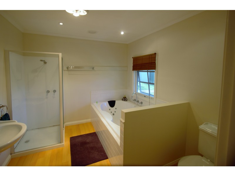 UNDER  CONTRACT, Korumburra VIC 3950