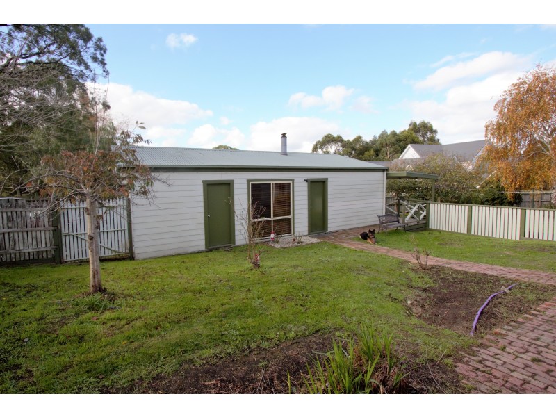 UNDER  CONTRACT, Korumburra VIC 3950