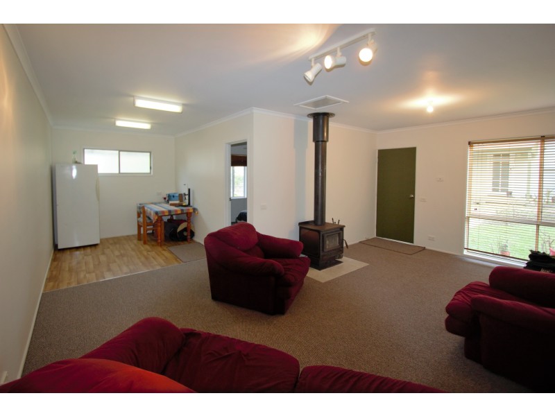 UNDER  CONTRACT, Korumburra VIC 3950
