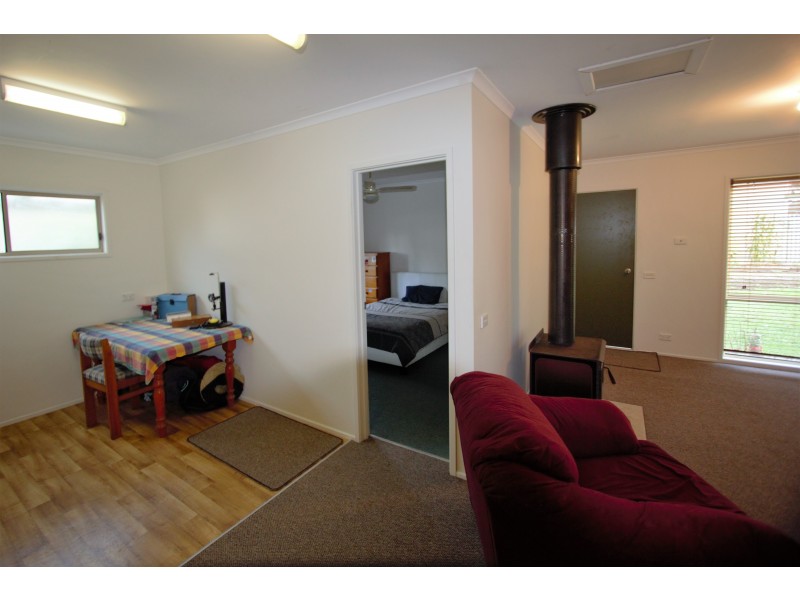 UNDER  CONTRACT, Korumburra VIC 3950