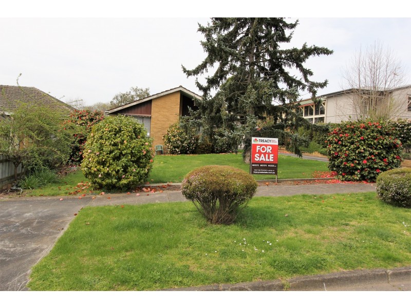 11 Clarence Street, Loch VIC 3945