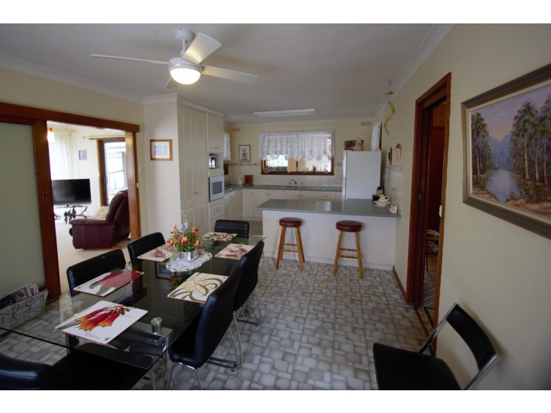 11 Clarence Street, Loch VIC 3945