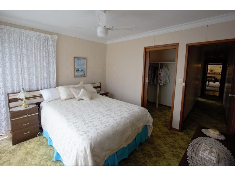 11 Clarence Street, Loch VIC 3945