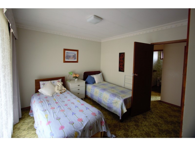 11 Clarence Street, Loch VIC 3945