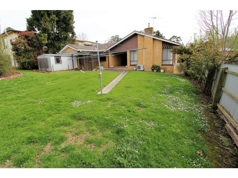 11 Clarence Street, Loch VIC 3945