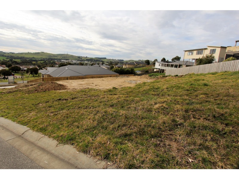 2/2 Lauren Way, Korumburra VIC 3950