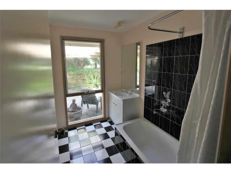 21 Queen Street, Loch VIC 3945