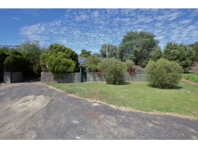 21 Queen Street, Loch VIC 3945