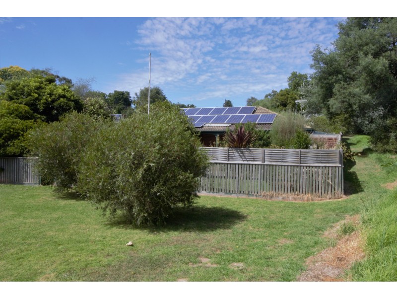 21 Queen Street, Loch VIC 3945