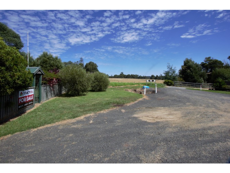 21 Queen Street, Loch VIC 3945