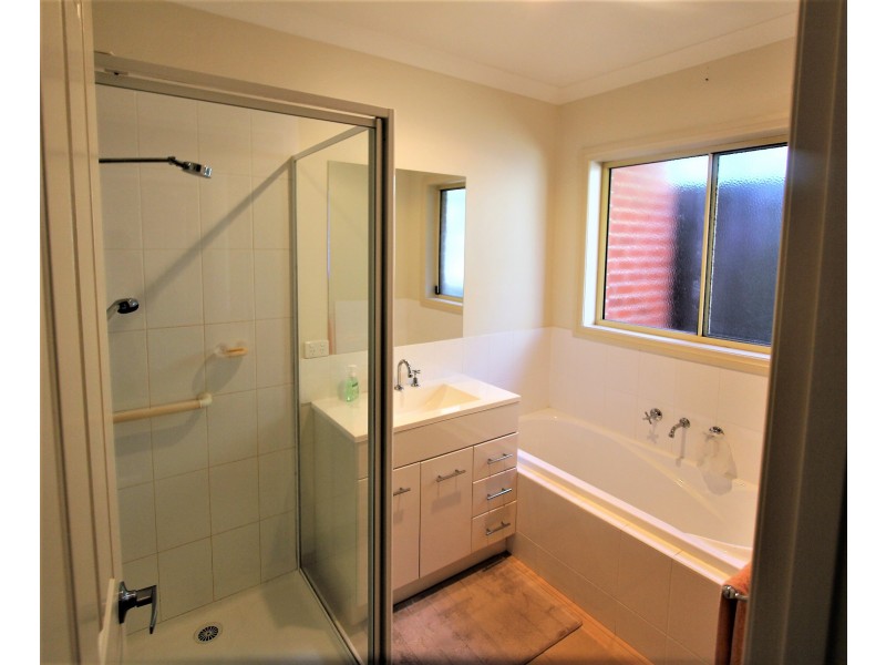 1/5 Queen Street,, Korumburra VIC 3950