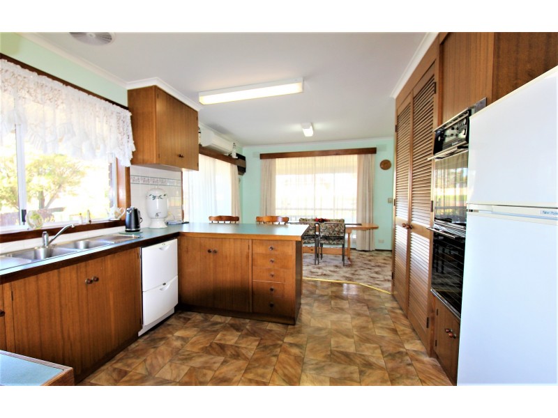 32 Nyora Road, Poowong VIC 3988