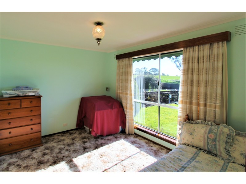 32 Nyora Road, Poowong VIC 3988