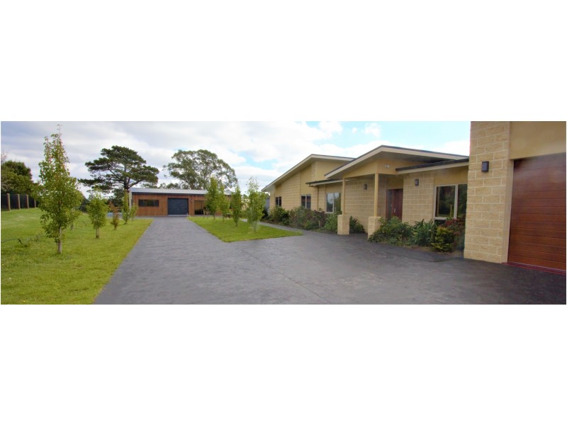 21 South Road, Loch VIC 3945