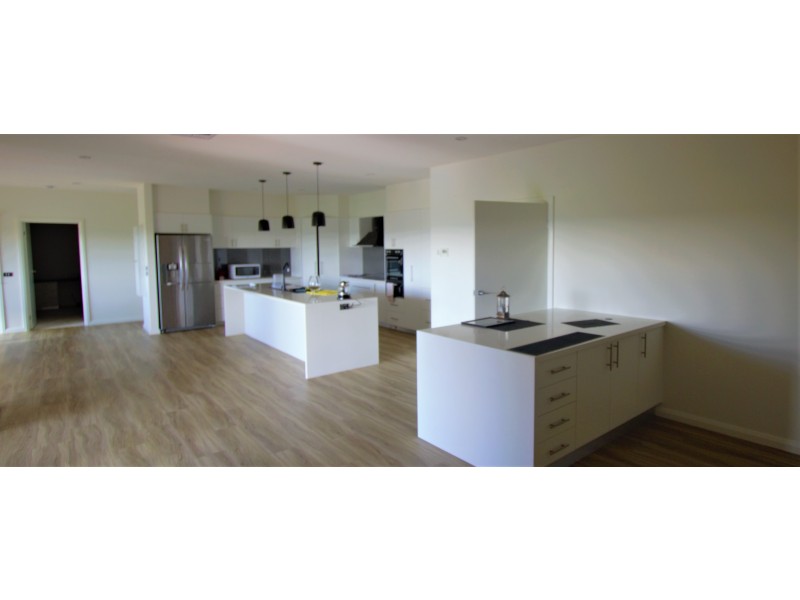 21 South Road, Loch VIC 3945