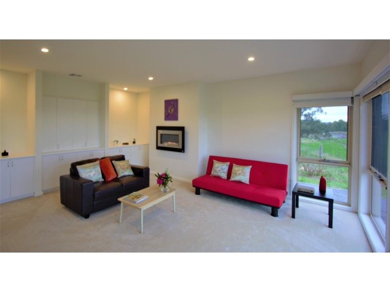 21 South Road, Loch VIC 3945