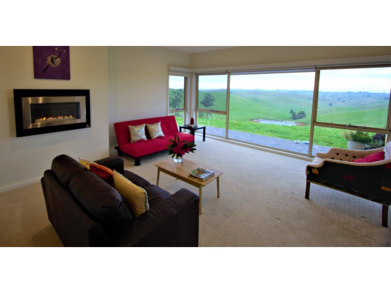 21 South Road, Loch VIC 3945