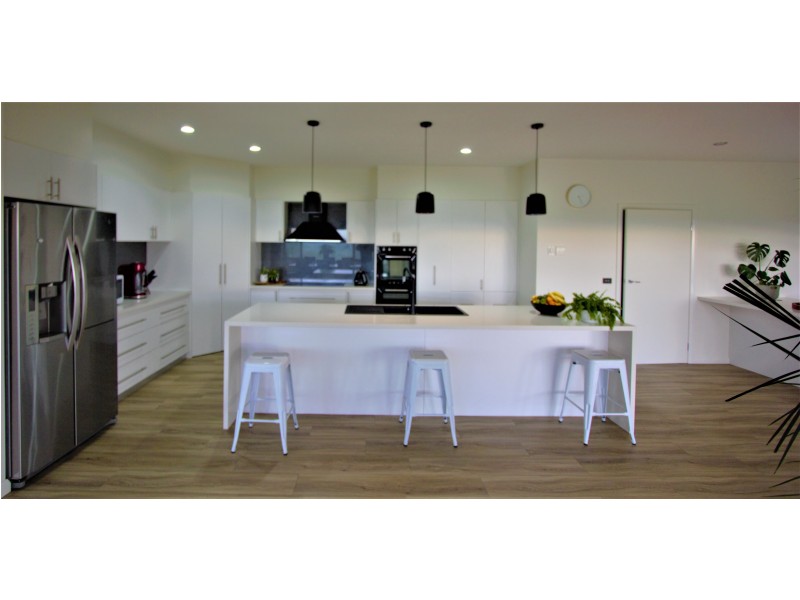 21 South Road, Loch VIC 3945