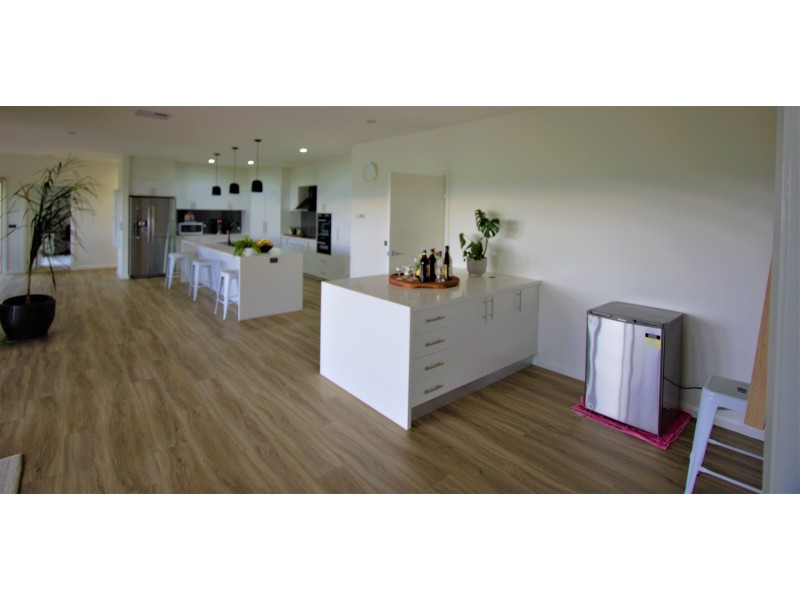 21 South Road, Loch VIC 3945