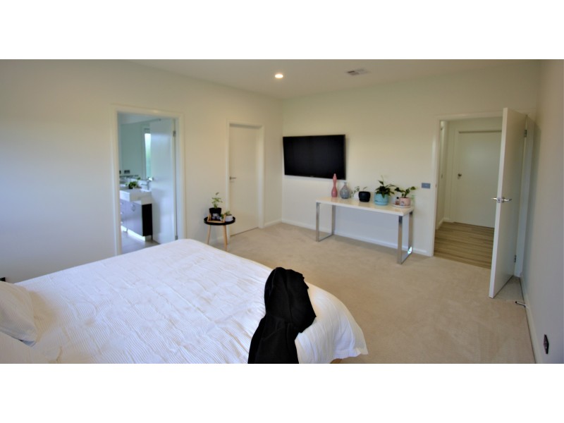 21 South Road, Loch VIC 3945