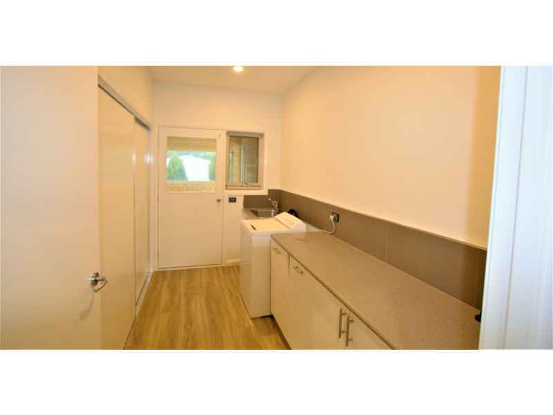 21 South Road, Loch VIC 3945