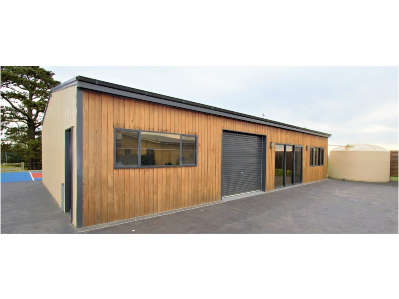 21 South Road, Loch VIC 3945