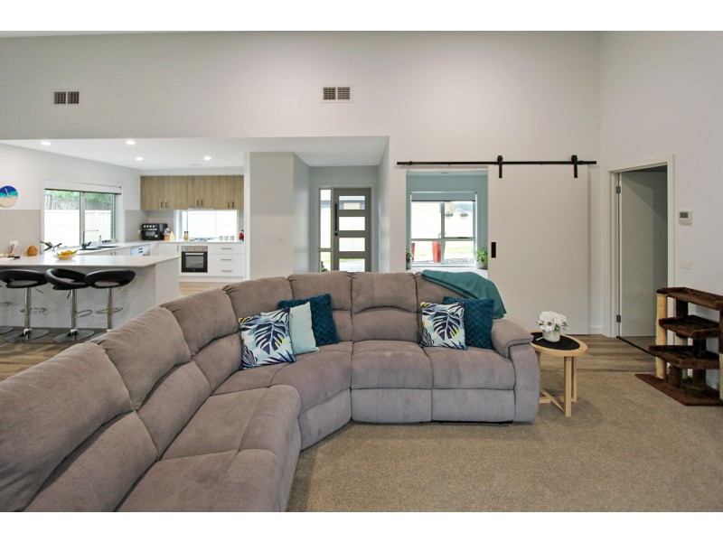 5 Fox Grove, Korumburra VIC 3950