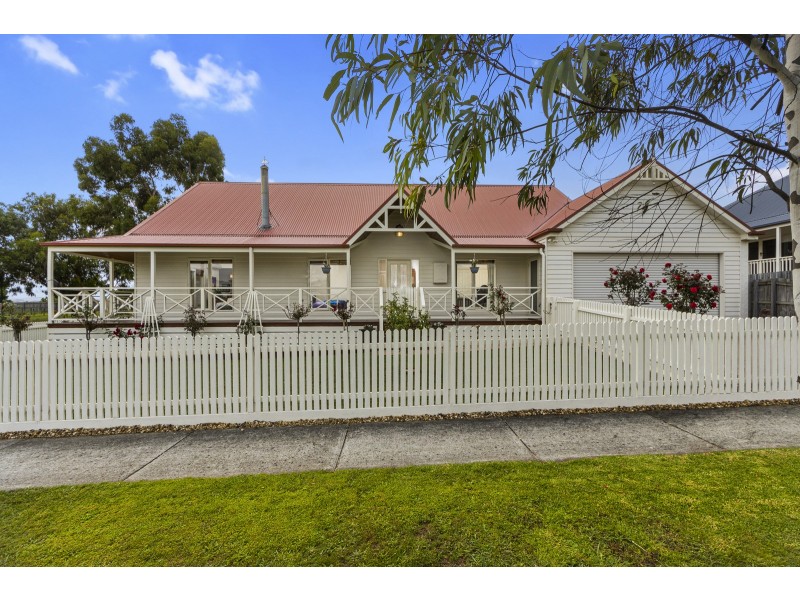 8 Floraston Drive, Leongatha VIC 3953