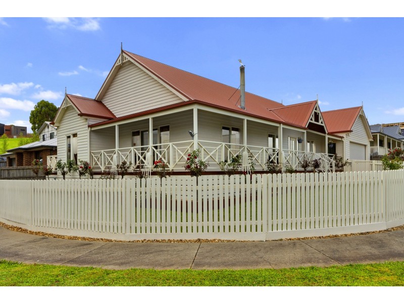 8 Floraston Drive, Leongatha VIC 3953