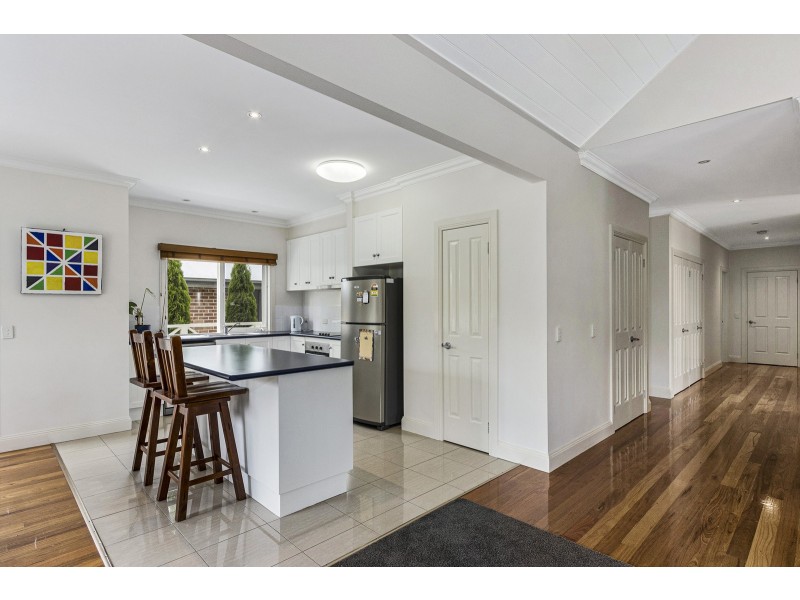8 Floraston Drive, Leongatha VIC 3953