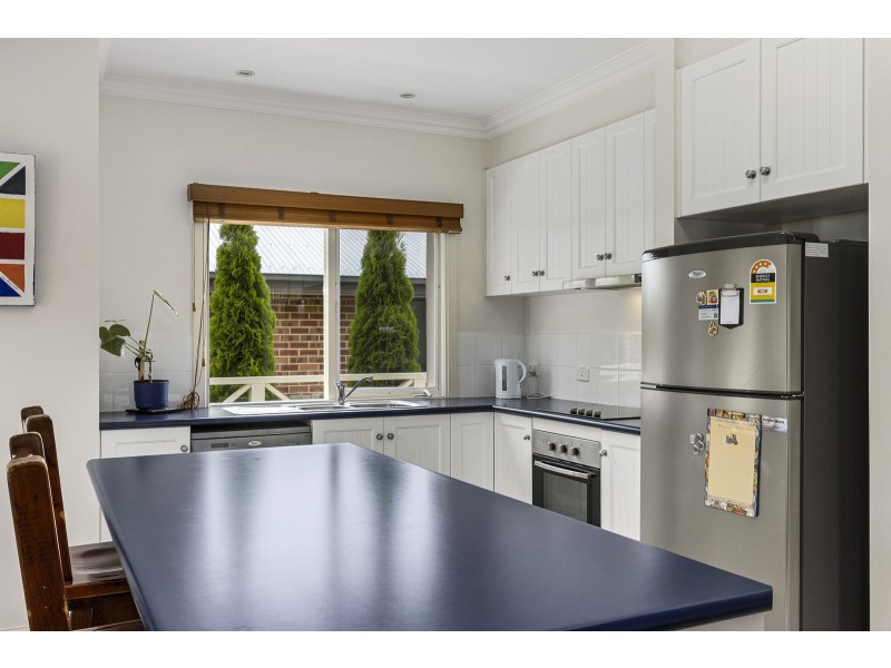 8 Floraston Drive, Leongatha VIC 3953
