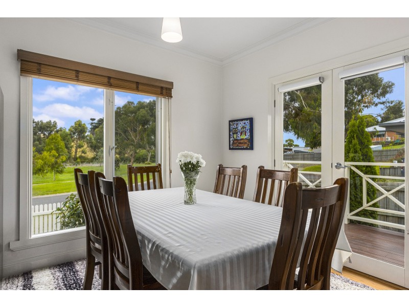 8 Floraston Drive, Leongatha VIC 3953