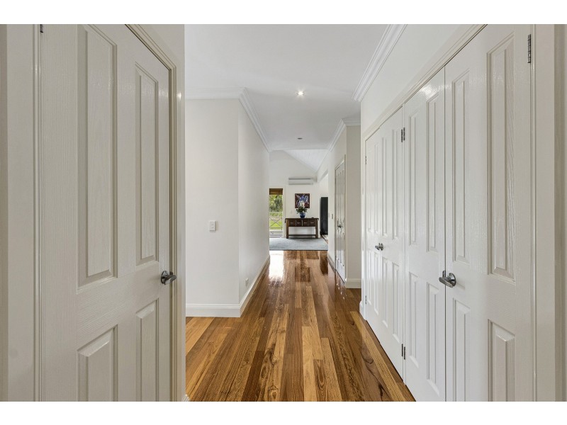 8 Floraston Drive, Leongatha VIC 3953