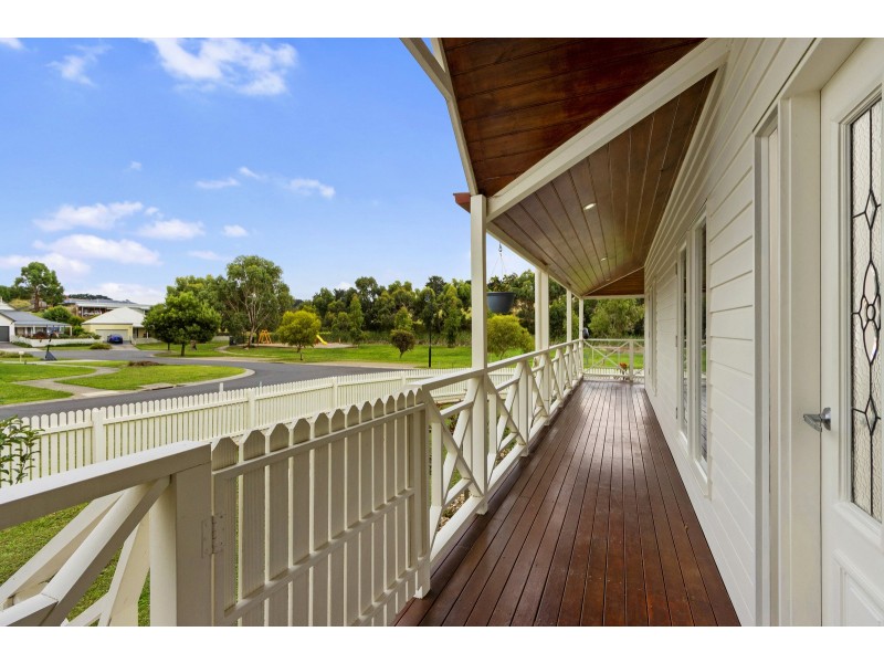 8 Floraston Drive, Leongatha VIC 3953