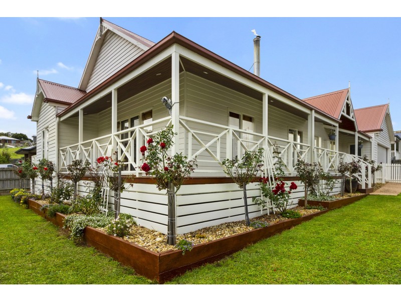8 Floraston Drive, Leongatha VIC 3953
