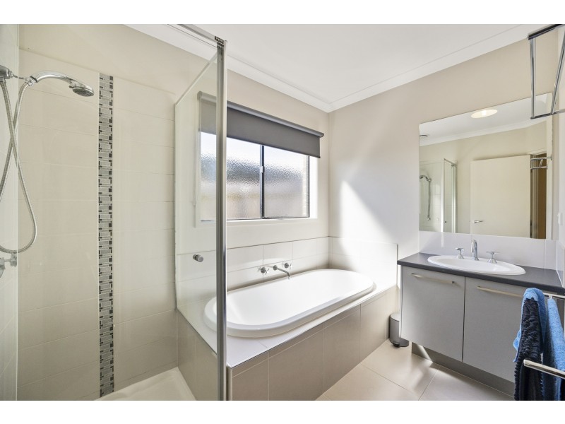 77 Shingler Street, Leongatha VIC 3953