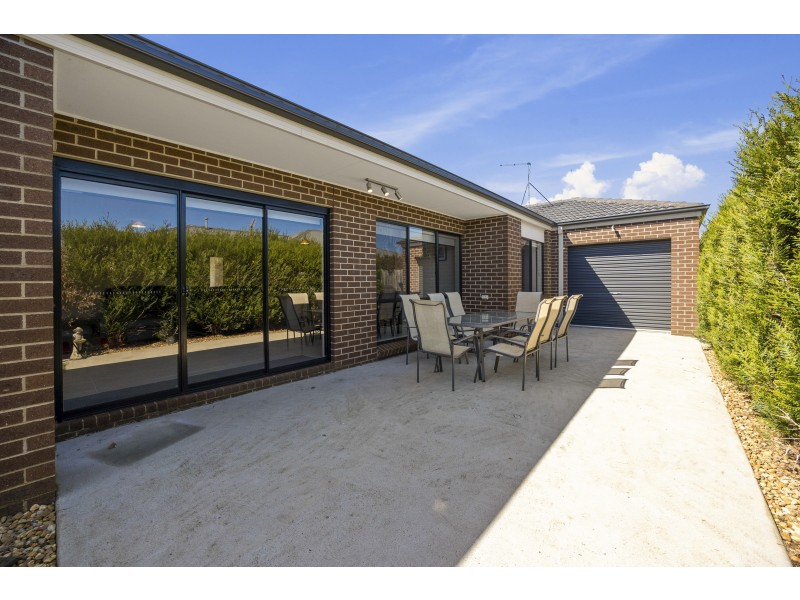 77 Shingler Street, Leongatha VIC 3953