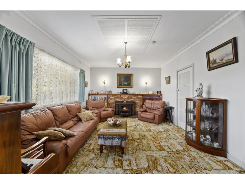 190 South Road, Loch VIC 3945