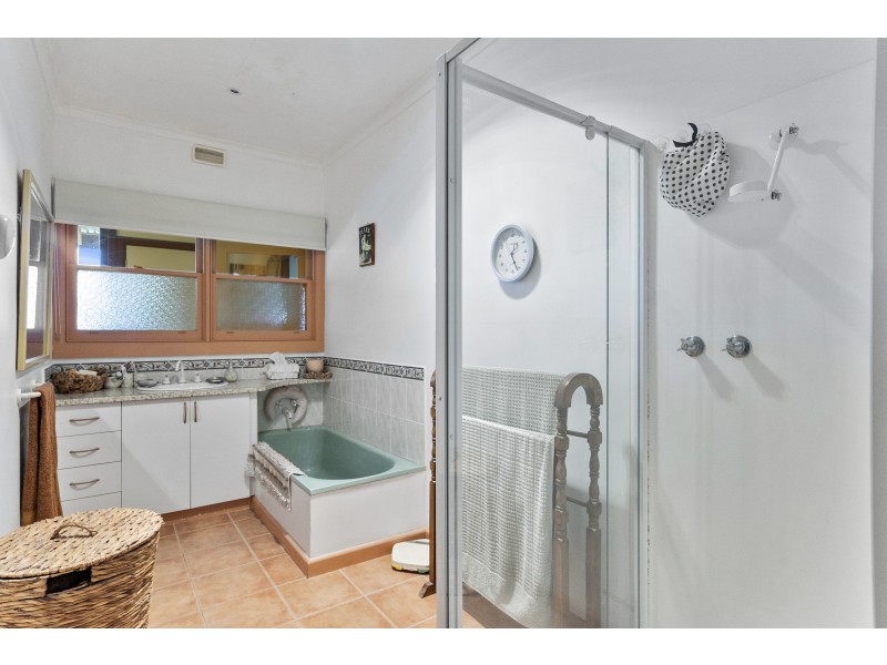 190 South Road, Loch VIC 3945