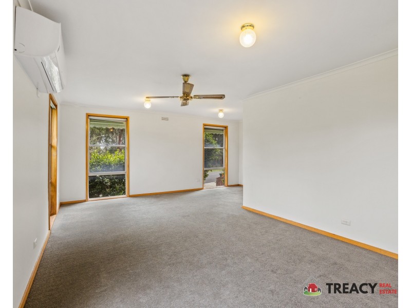 42 Greenwood Parade, Leongatha VIC 3953