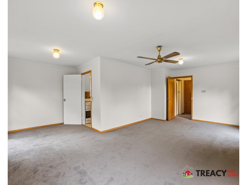 42 Greenwood Parade, Leongatha VIC 3953