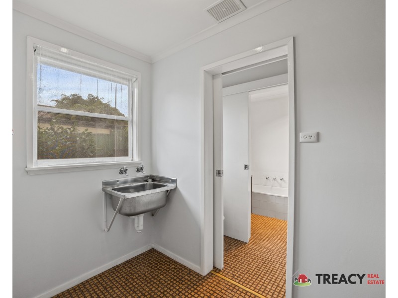 42 Greenwood Parade, Leongatha VIC 3953