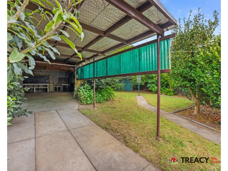 42 Greenwood Parade, Leongatha VIC 3953