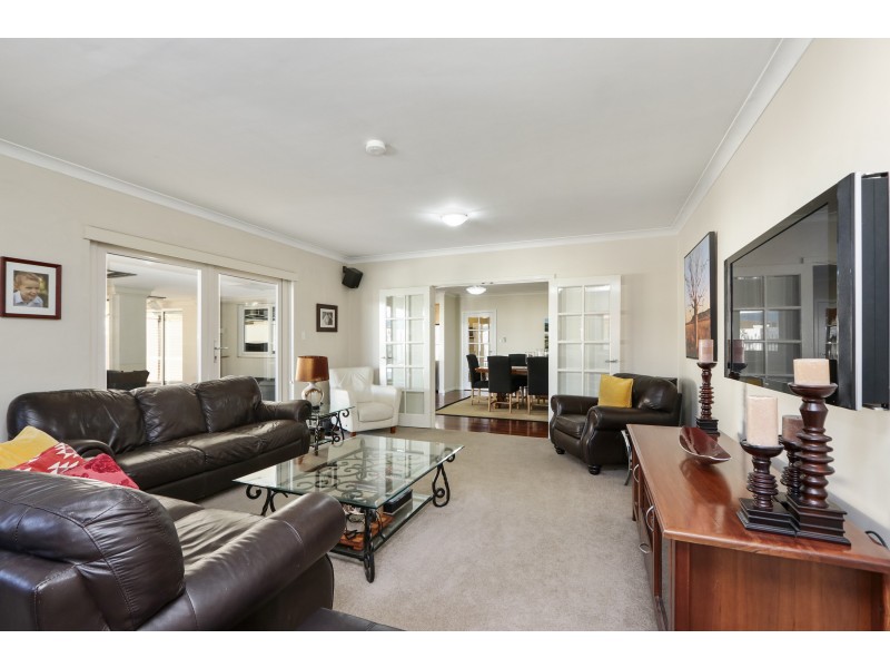 1 Shirley Avenue, Mount Pleasant WA 6153