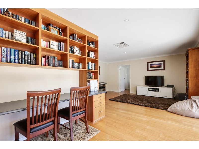 1 Shirley Avenue, Mount Pleasant WA 6153